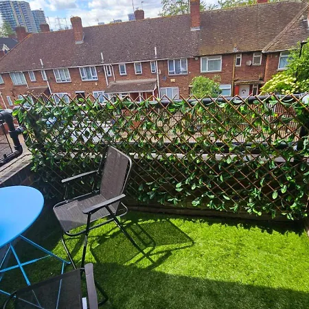 Excel O2 Stunning Large 3 Bedroom Apartment With Balcony London Exterior photo