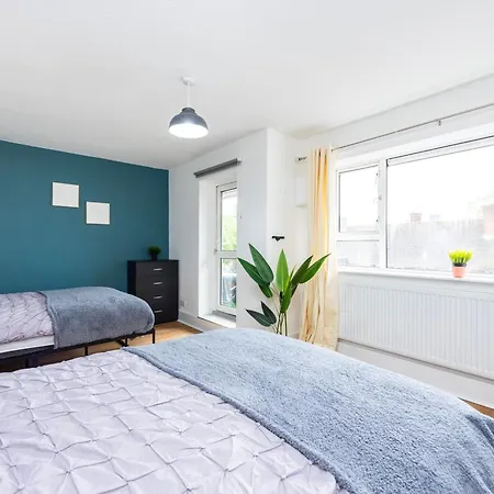 Excel O2 Stunning Large 3 Bedroom Apartment With Balcony London Exterior photo
